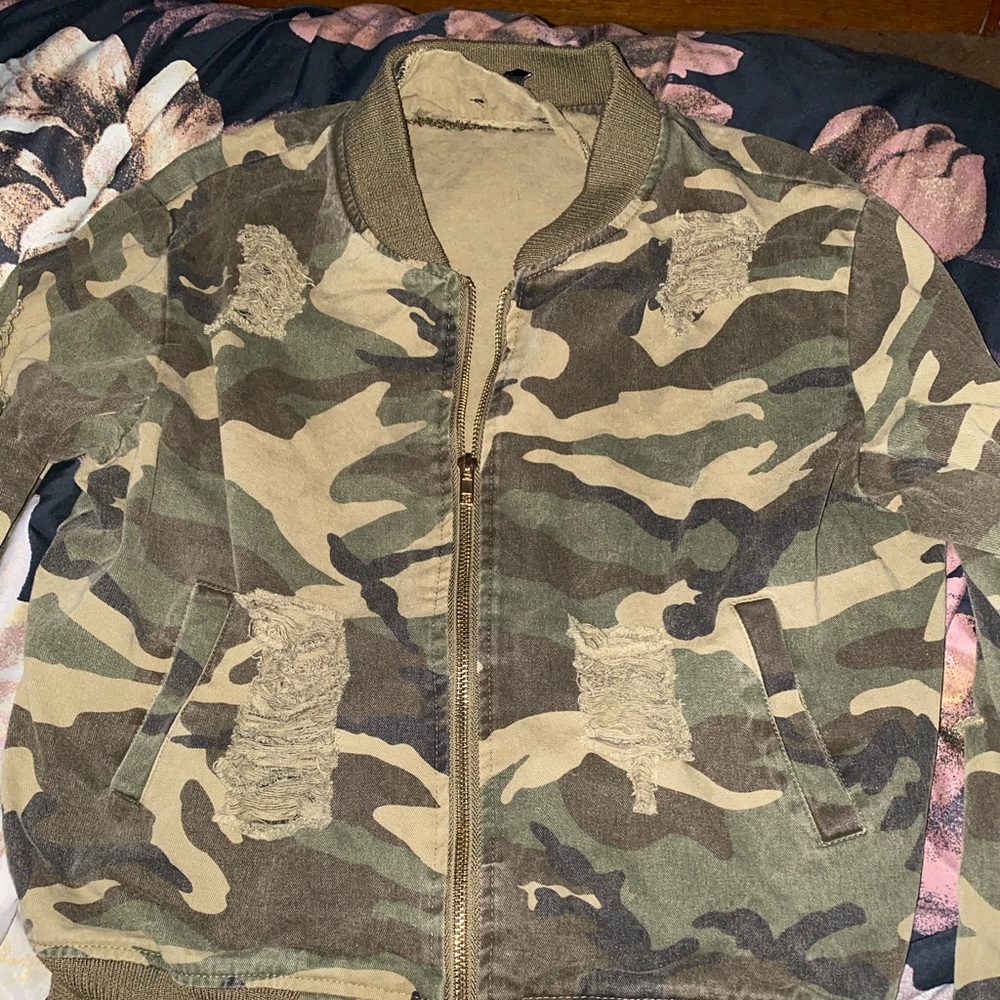 Fashionnova camo jacket large